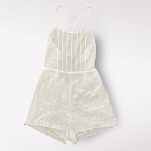 Minkpink Revolve White Eyelet Lace Backless‎ Halter Short Romper Size XS